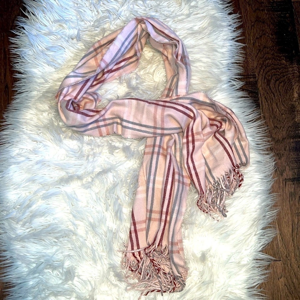 Beautiful Steve Madden Scarf